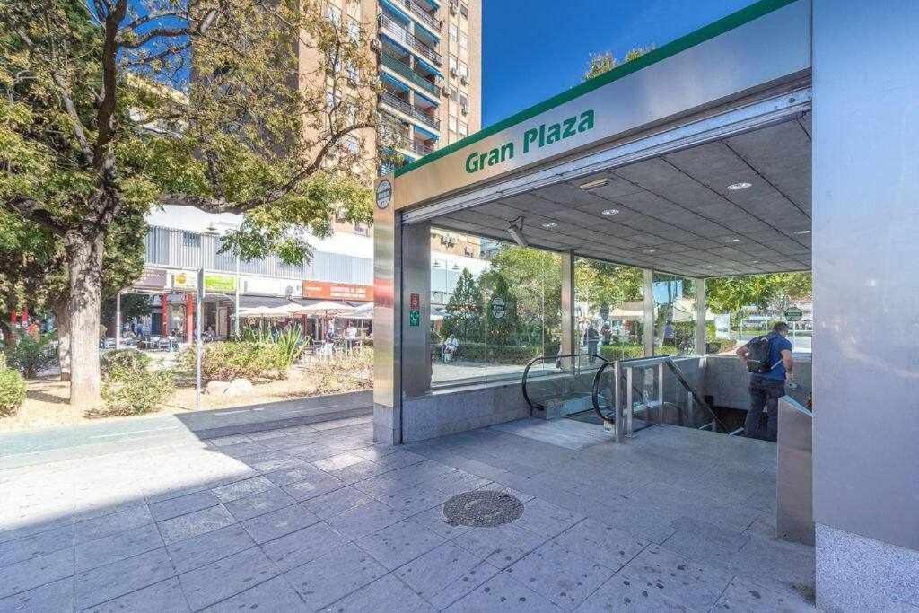 Apartamento 3 En Estadio Del Sevilla 8 Plazas Y M Buitenkant foto