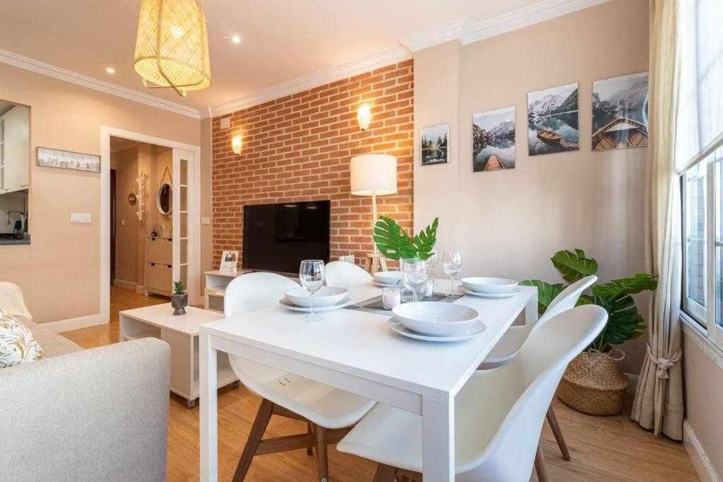 Apartamento 3 En Estadio Del Sevilla 8 Plazas Y M Buitenkant foto